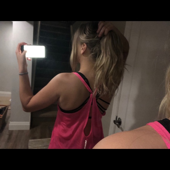 Hot pink Nike top ✨ - Picture 3 of 4